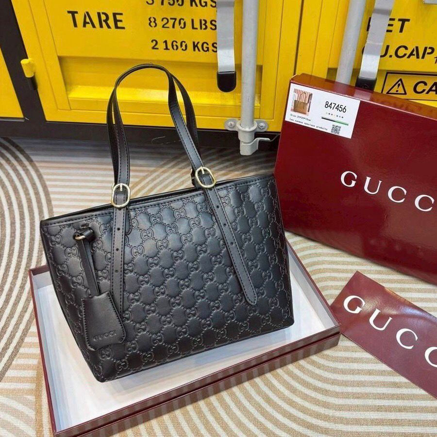 GUCCI GG Emblem medium tote bag