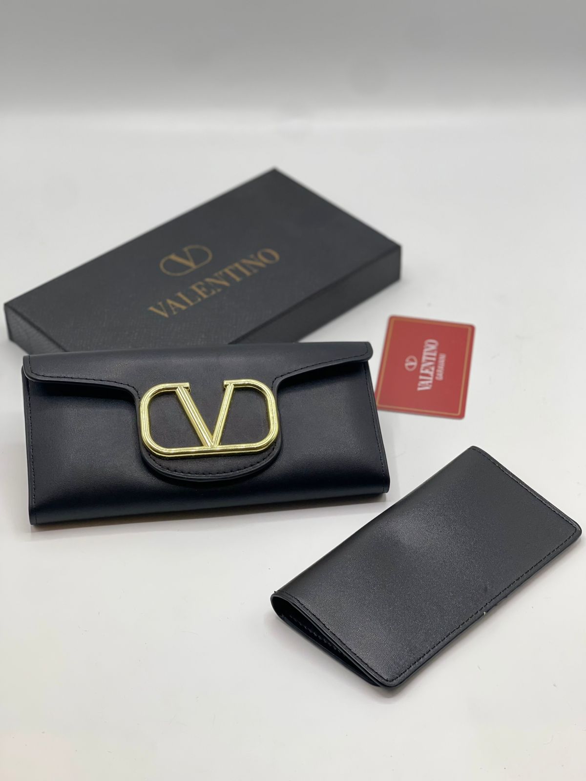 Valentino Garavani VLogo Signature Continental Wallet