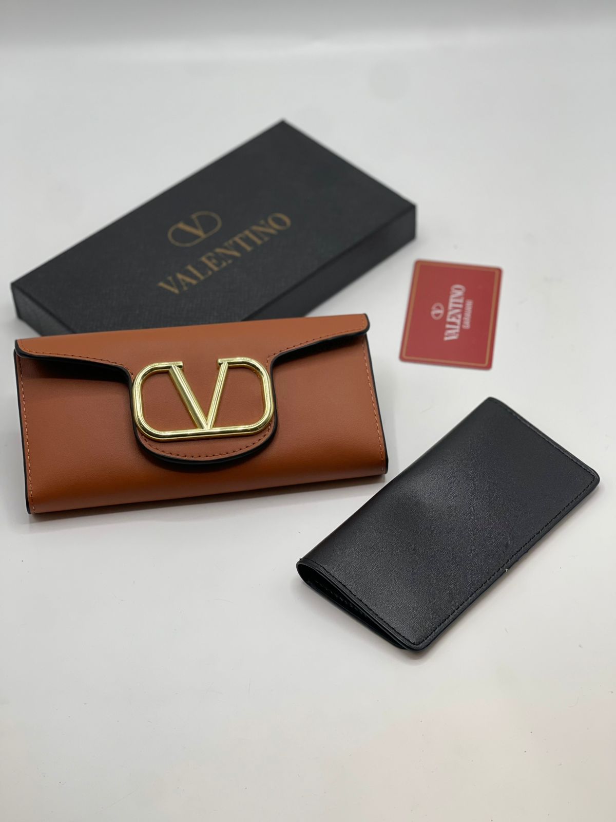 Valentino Garavani VLogo Signature Continental Wallet