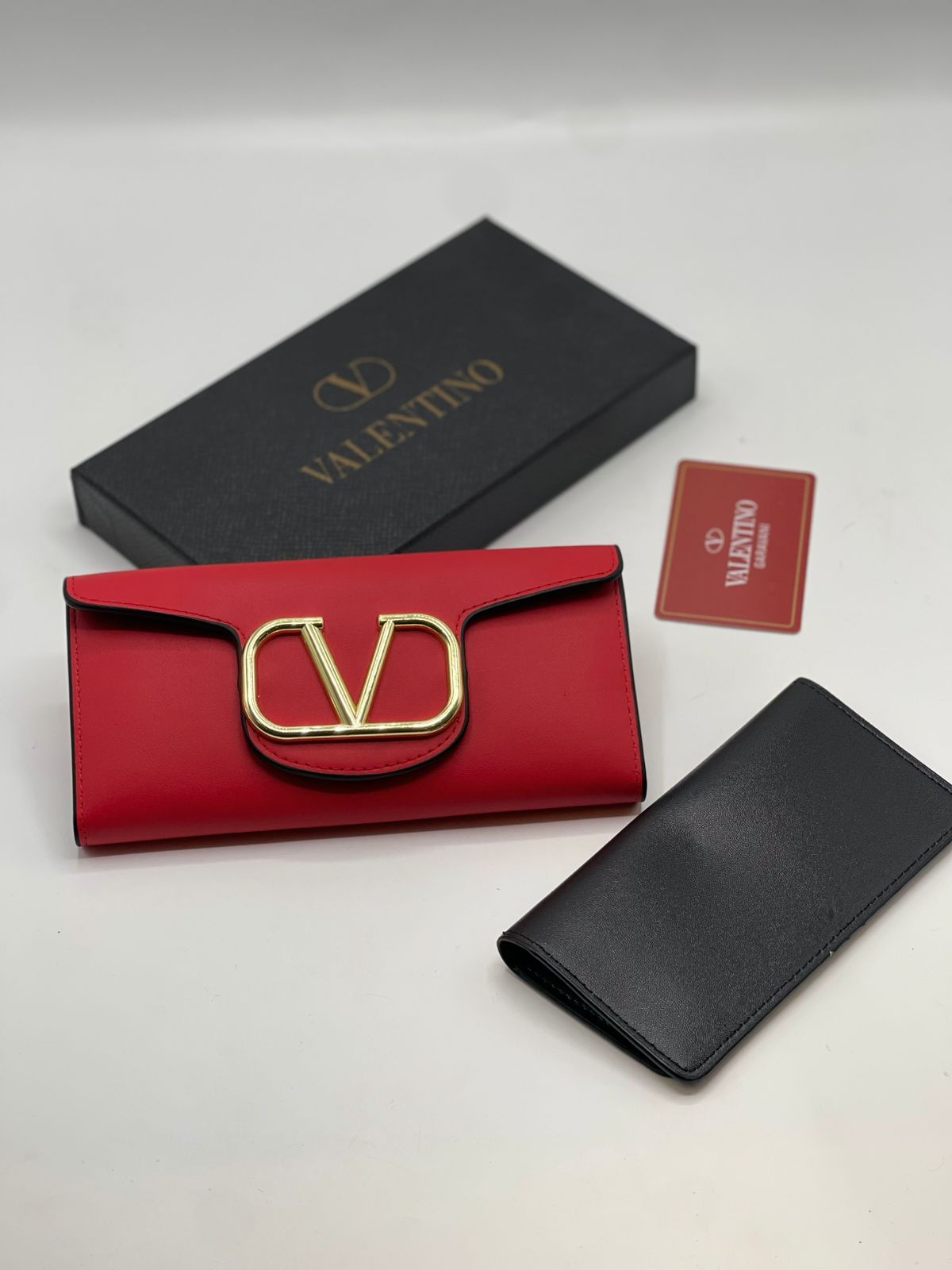 Valentino Garavani VLogo Signature Continental Wallet